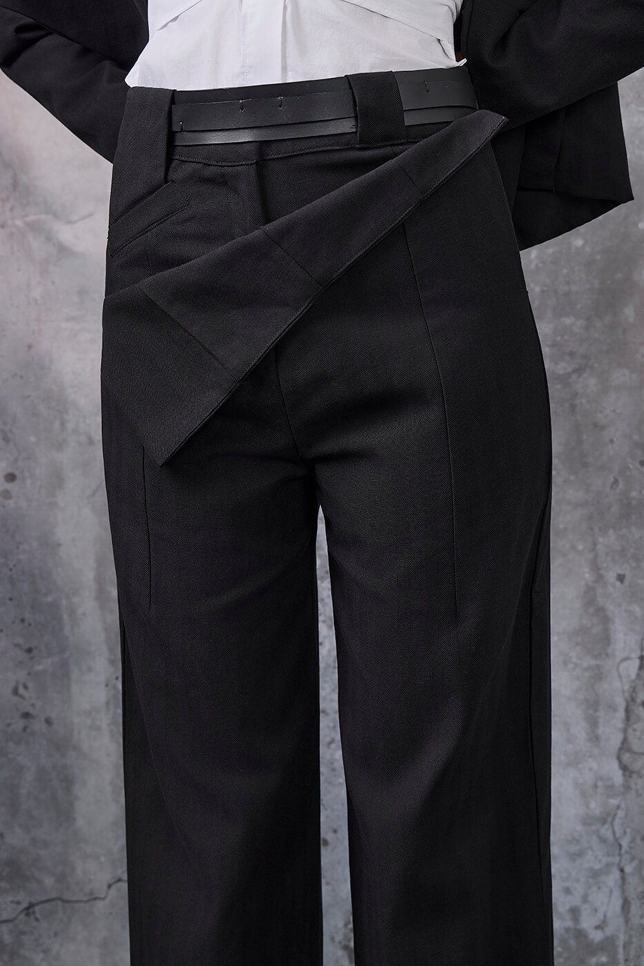 Parallel - trousers with a front panel